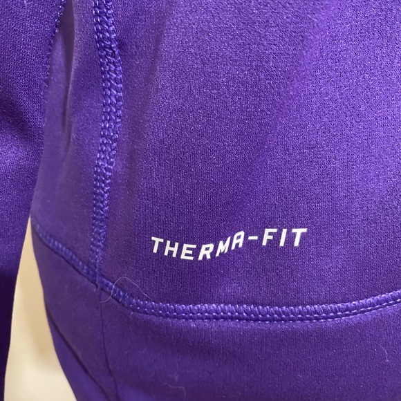 Like new!! Nike Therma- Fit Sweatshirt - Picture 5 of 5